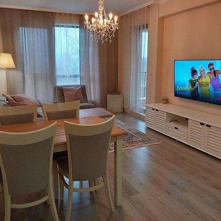 Private Apartments In White Rock Castle بالشيك المظهر الخارجي الصورة