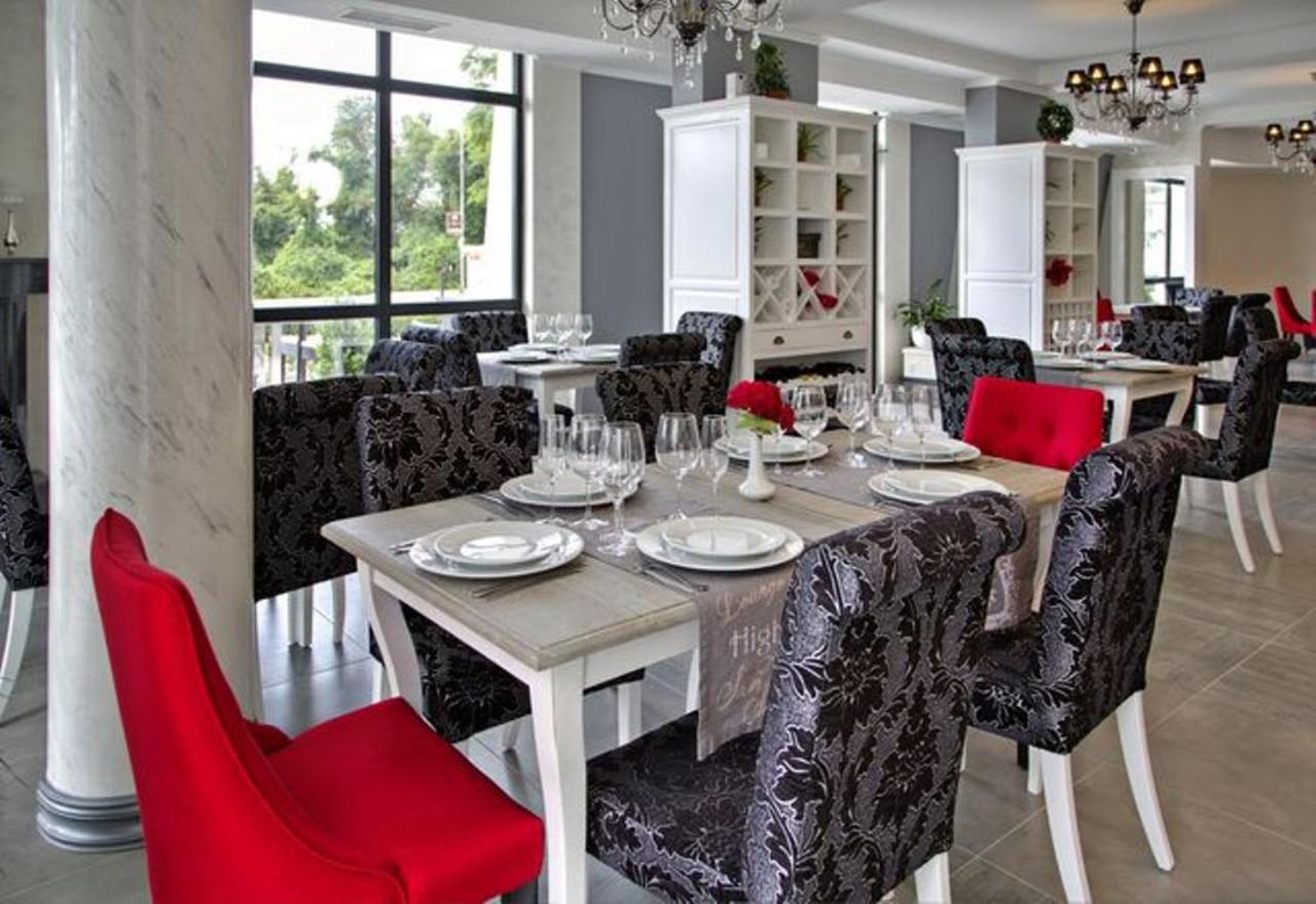 Private Apartments In White Rock Castle بالشيك المظهر الخارجي الصورة