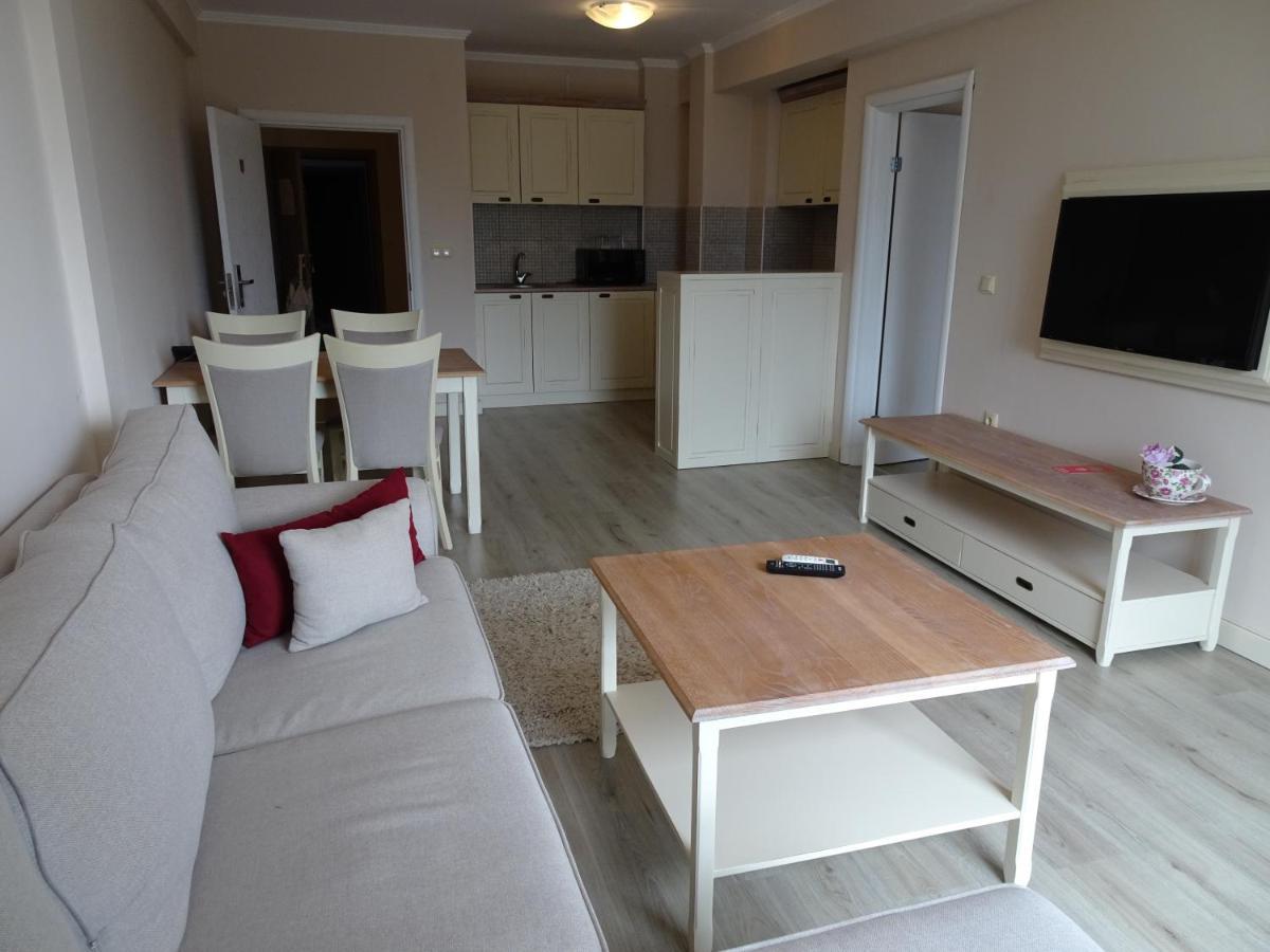 Private Apartments In White Rock Castle بالشيك المظهر الخارجي الصورة