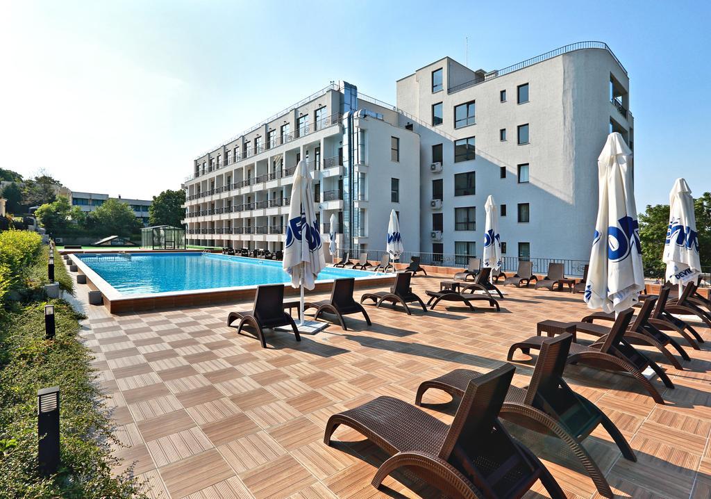 Private Apartments In White Rock Castle بالشيك المظهر الخارجي الصورة